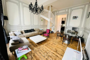 T4 apartment in the heart of old Bordeaux close to all amenities